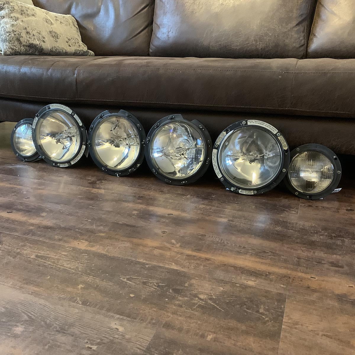 Overview of Boeing 747 lights for sale.