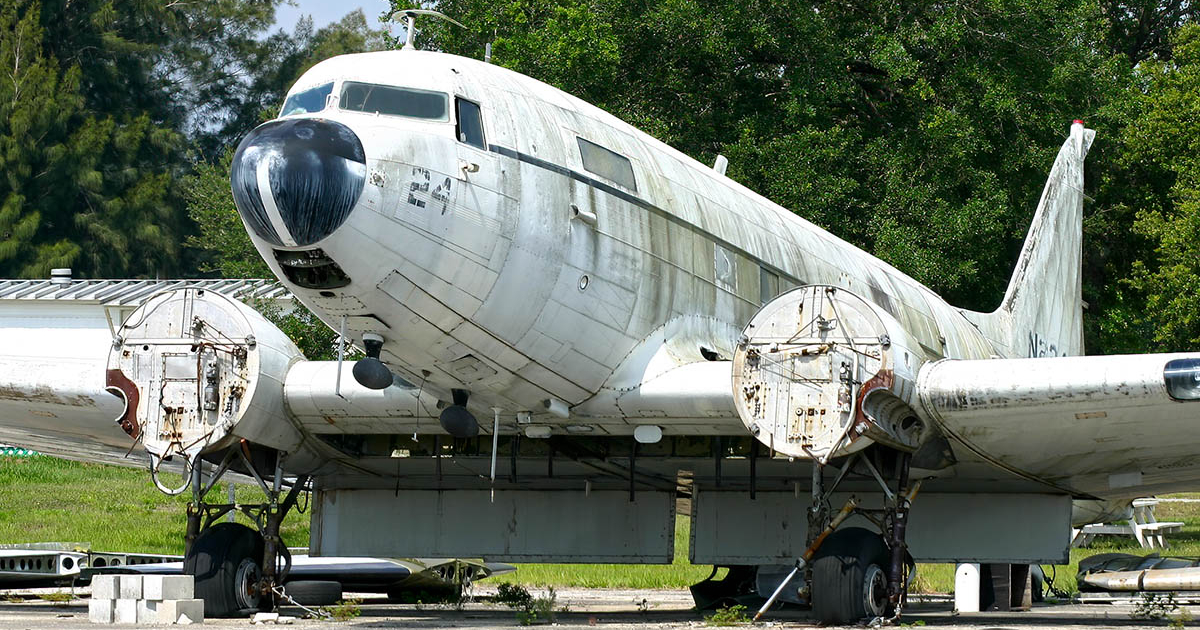 Blckbrd Douglas DC-3 Dakota Wing Blackbird Aviation