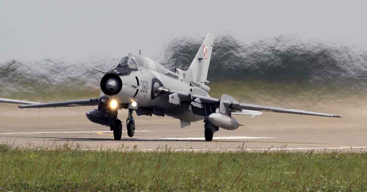 Polish Air Force Su-22M4 taking off.