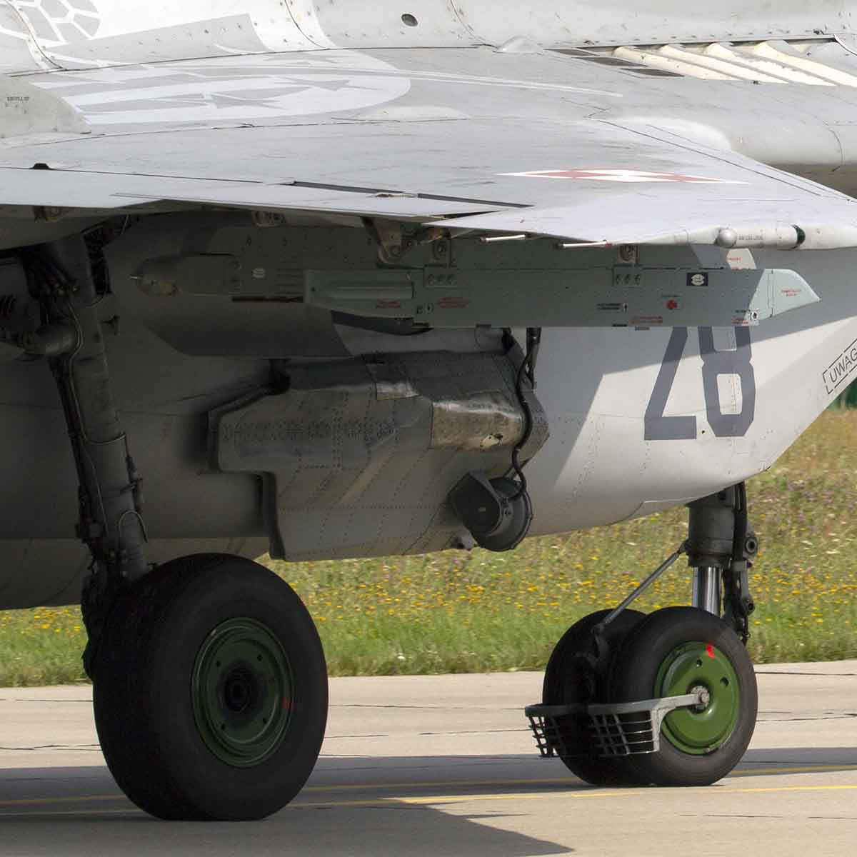 Photo of the landing gear of a Polish Mikoyan-Gurevich MiG-29.