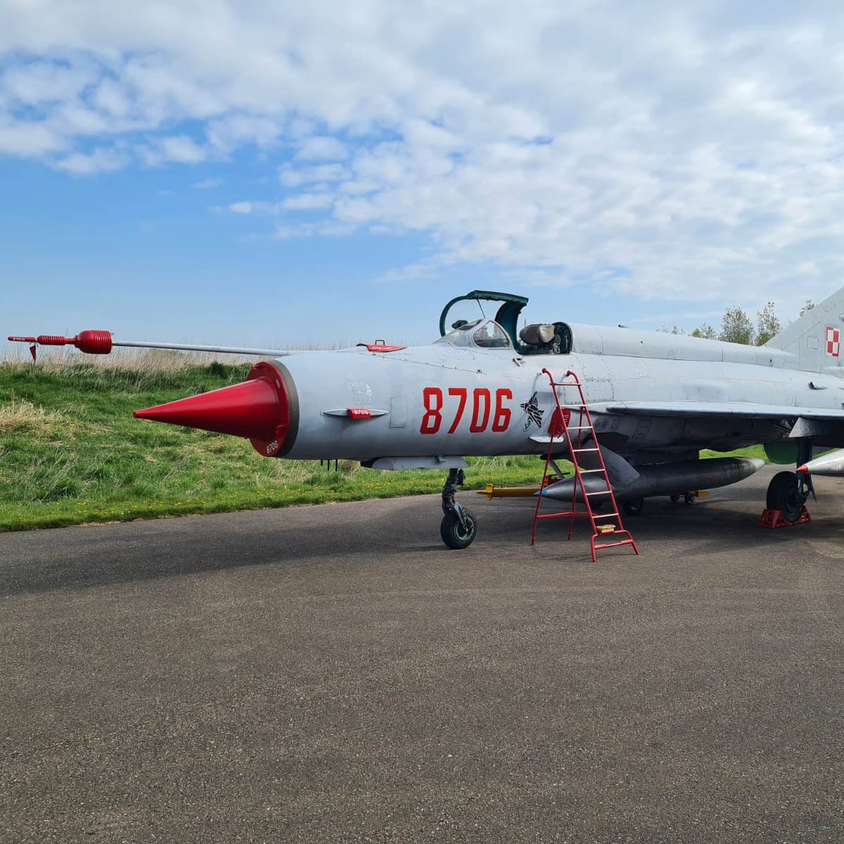 Former Polish Air Force MiG-21MF 8706 looking like ready for duty.