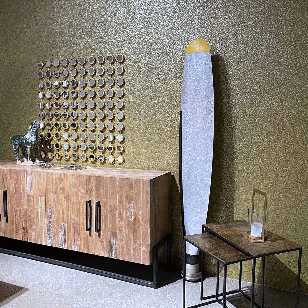 De Havilland aircraft propeller that was intended for a Handley Page Hastings in use as a decorative piece.
